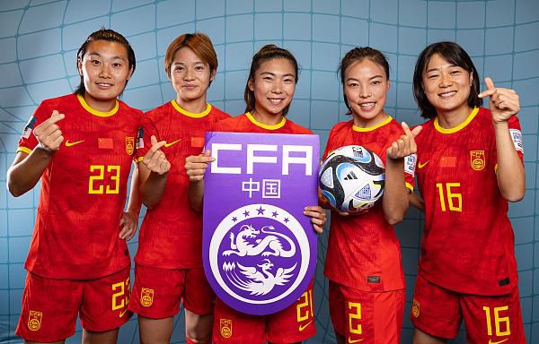 美女让男生桶